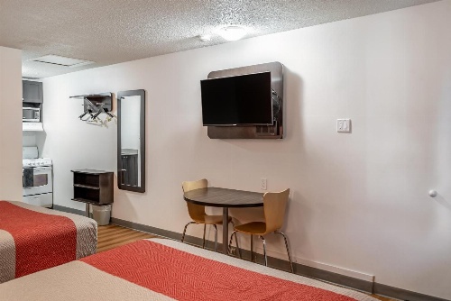 Motel 6-Fort Nelson, BC image 1