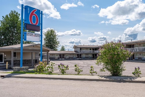 Motel 6-Fort Nelson, BC image 18