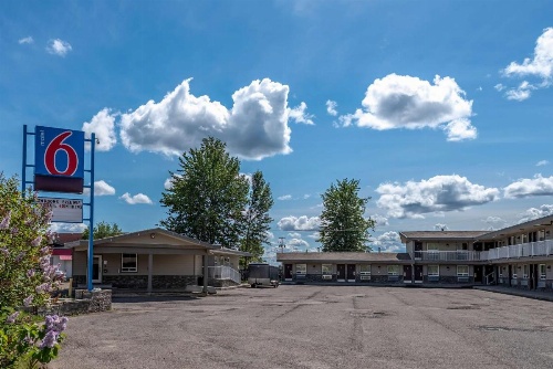 Motel 6-Fort Nelson, BC image 48